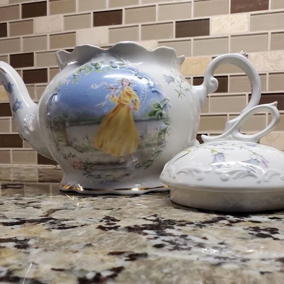 Crown Dorset Seasons Teapot Lady in Yellow Dress Staffordshire England - Picture 2 of 12